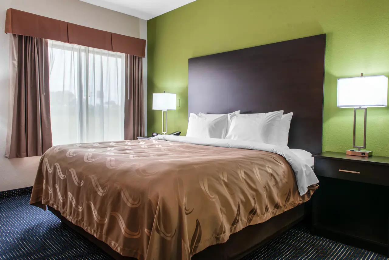 Executive King Bed Suite